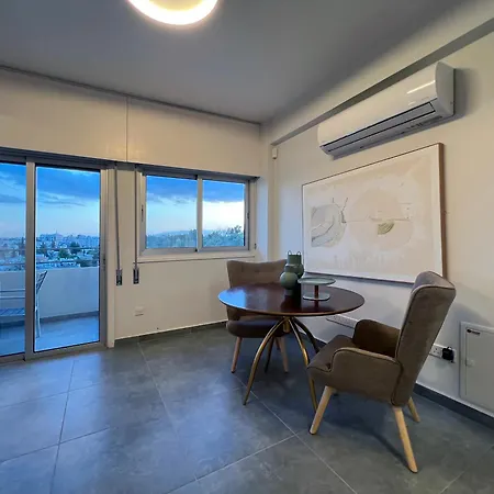 Daire River View In Center